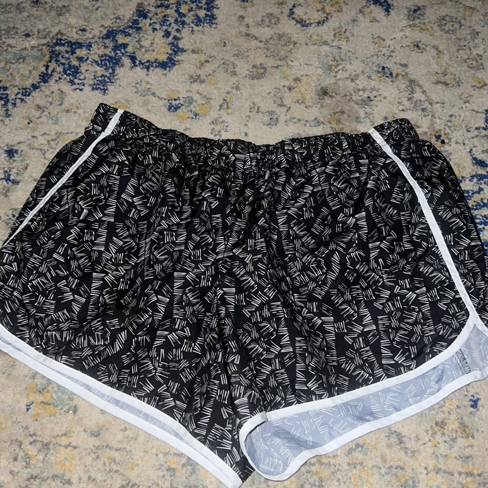 Semi fit swim/sport shorts. XL. Black and white.